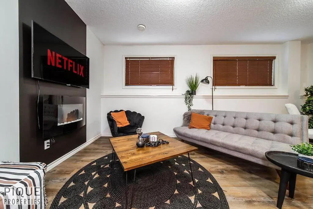 Apartman Chic Modern Vibes - King Bed - Fireplace - Sleeps 4 - Wifi Edmonton