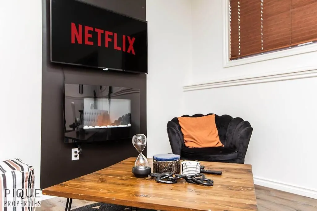 Apartman Chic Modern Vibes - King Bed - Fireplace - Sleeps 4 - Wifi Edmonton